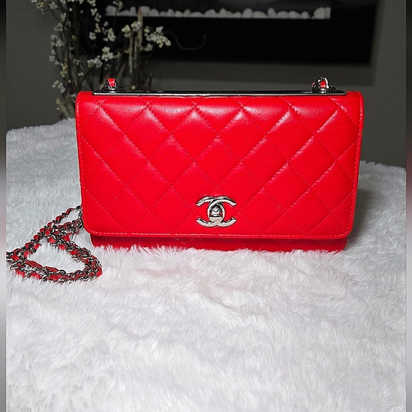 CHANEL Handbags - 🔥 Chanel Lambskin Quilted Trendy CC Wallet On Chain Red 🔥